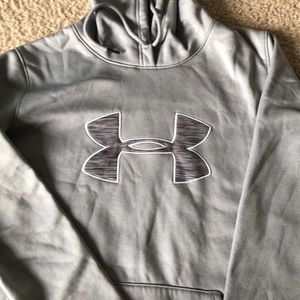 Gently Used Under Armour sweatshirt. Size Medium